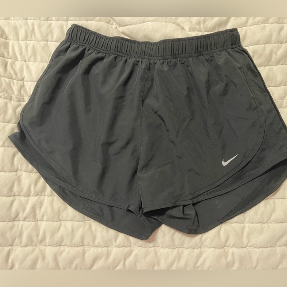 Women’s Nike Dri-fit shorts L